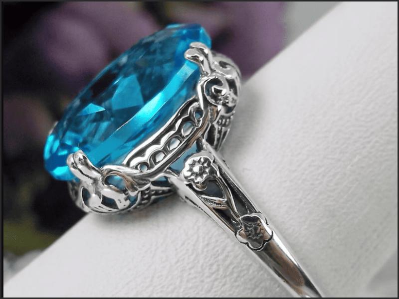 Đá Topaz xanh dương là loại đá mà người mệnh thủy nên đeo