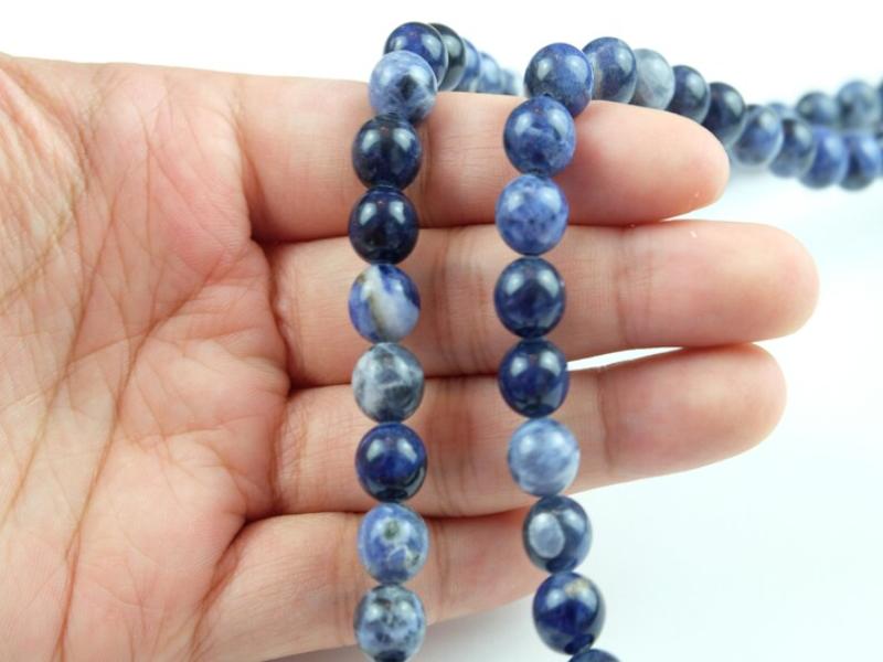 Dây chuyền đá Kyanite mang lại sự may mắn tới người đeo