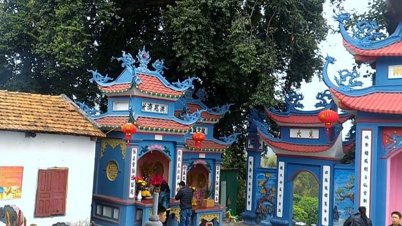 Lịch sử hình thành và phát triển đền Chầu Lục