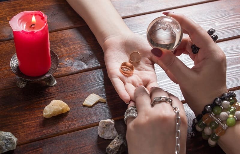 Sau buổi xem bói, việc đánh giá kết quả một cách hợp lý là rất quan trọng