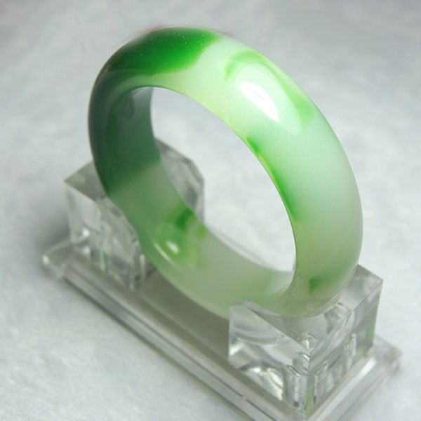 Giá vòng ngọc bích từ vài trăm ngàn đến cả tỷ đồng