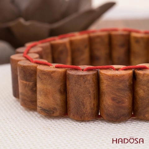 Vòng tay hạt đốt gỗ huyết long