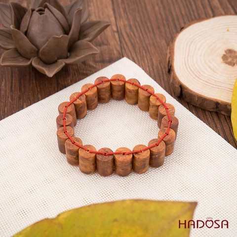 Vòng tay phong thủy gỗ huyết rồng đẳng cấp