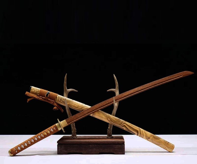 Những điều kiêng kỵ khi trưng bày kiếm phong thủy