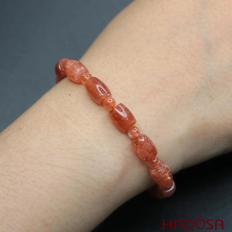 Là trang sức quý giá tăng thêm sự quyến rũ