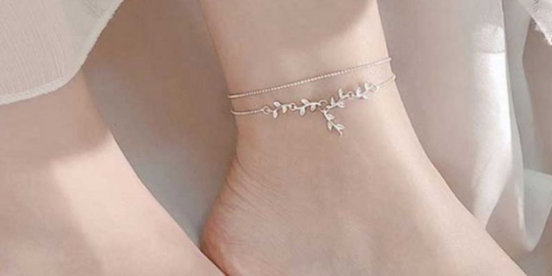 Trang sức nhỏ xinh, vừa tôn vẻ đẹp đôi chân, vừa mang lại may mắn