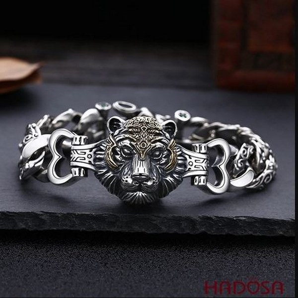 Lắc đeo tay được lựa chọn làm quà tặng