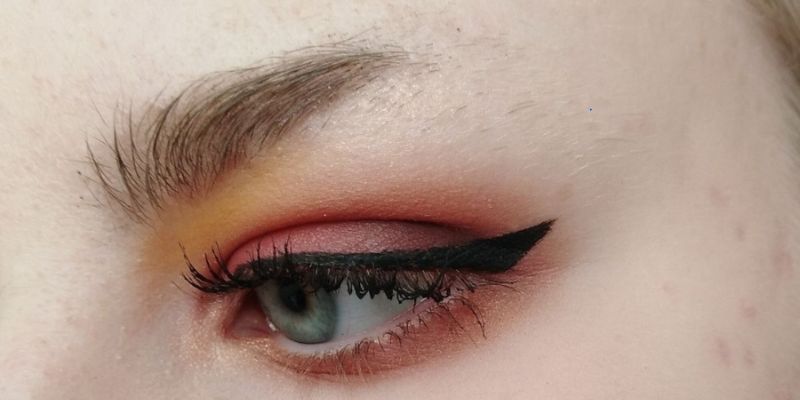 Như thế nào là hình dạng lông mày ngắn?