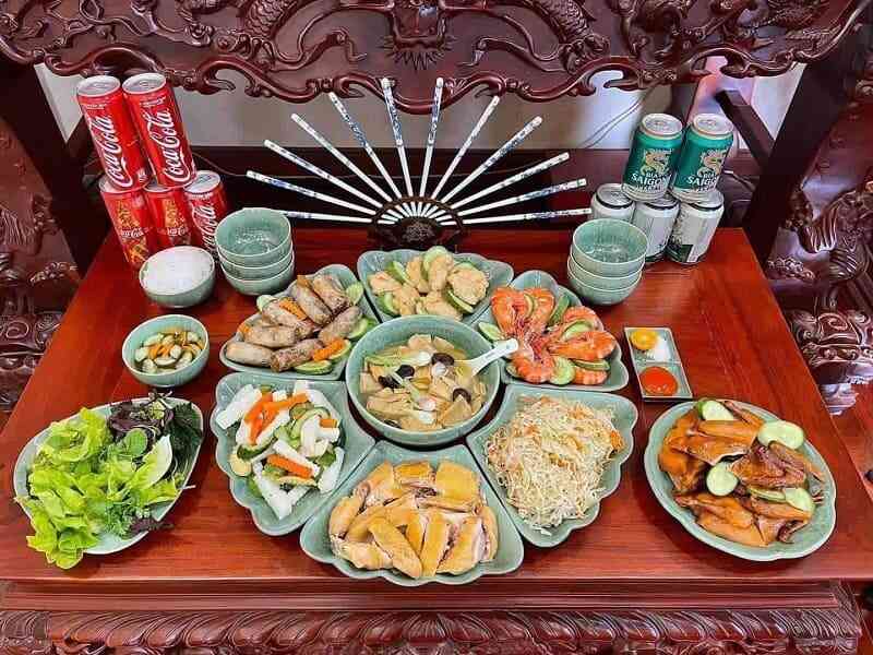 Khi chuẩn bị mâm cúng giỗ, lễ vật mặn là một phần không thể thiếu và rất quan trọng