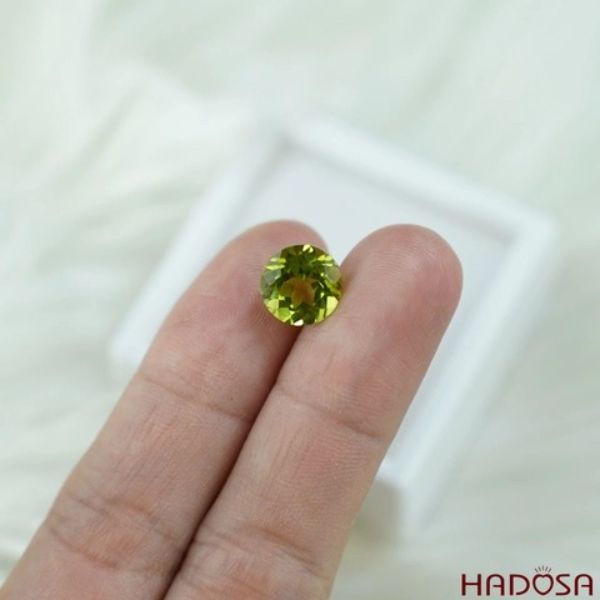 Đá Peridot giúp thu hút tài lộc cho chủ nhân