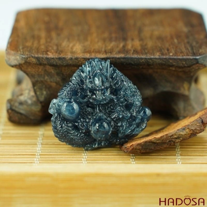 Theo quan niệm phong thủy, mặt đá sapphire được coi là biểu tượng của sự may mắn