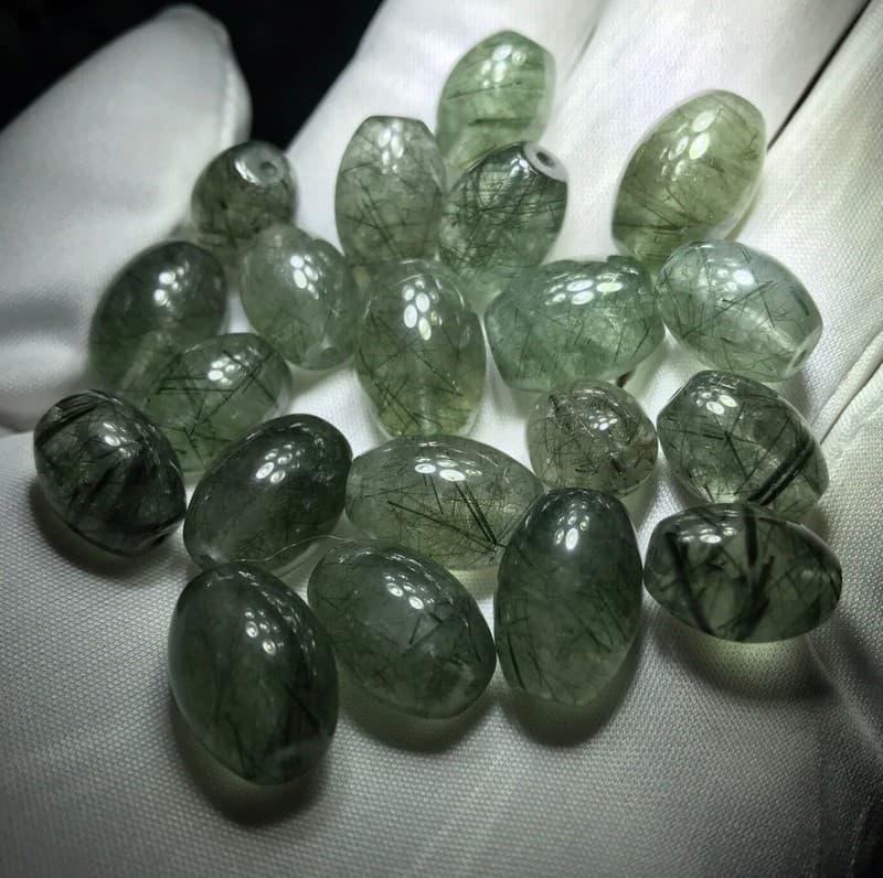 Lựa chọn xuất xứ để viên đá thạch anh tóc xanh chất lượng