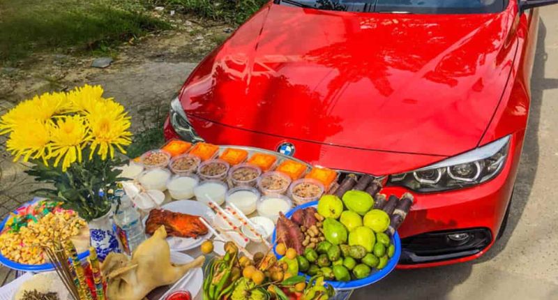 Mẫu văn khấn cúng xe hàng tháng cho những người làm dịch vụ chạy xe