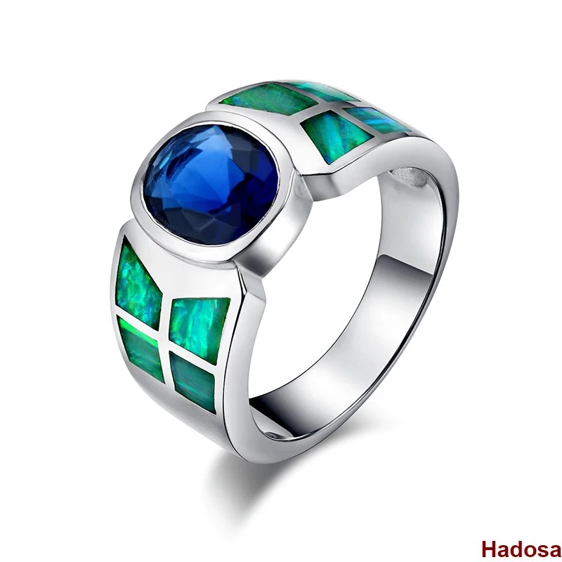 Nhẫn đính đá cá tính không kém phần sang trọng