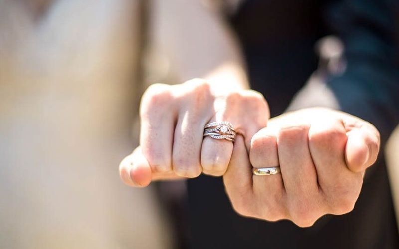Nhẫn cưới mang biểu tượng tình yêu viên mãn trong hôn nhân