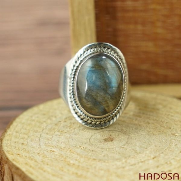 Nhẫn bạc đính đá xà cừ xanh