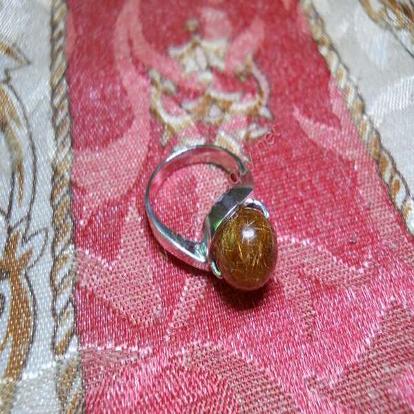 Thạch anh tóc đỏ trị bệnh tật, thu hút tiền tài