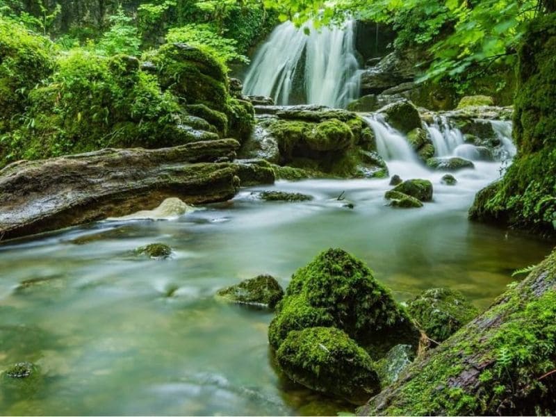 Các mệnh nào hợp và khắc với mệnh Giản Hạ Thuỷ?