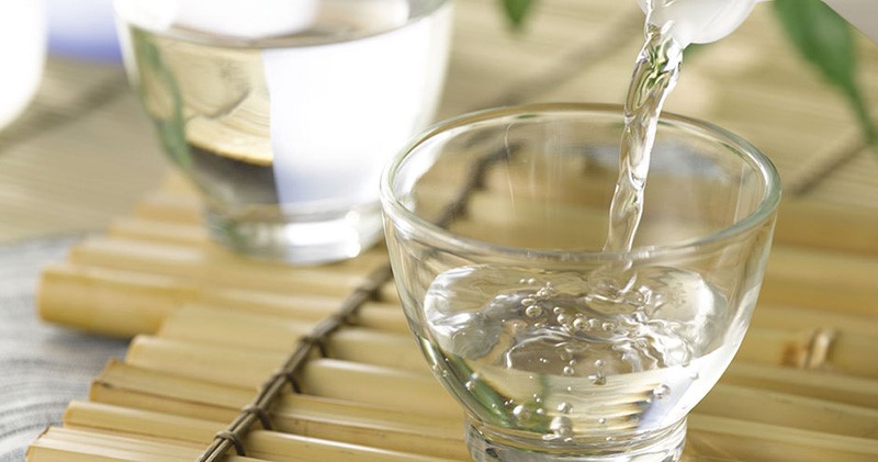 Sử dụng nước vệ sinh bạc khá đơn giản