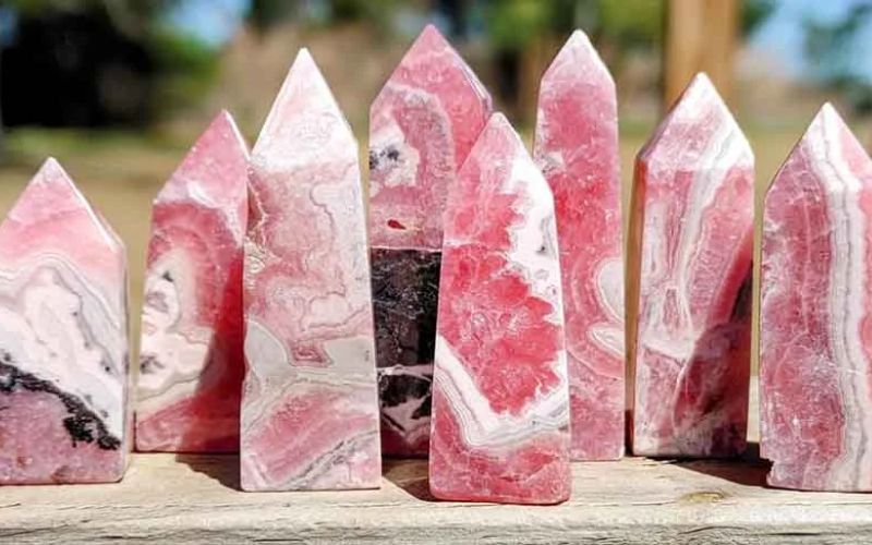 Đá đào hoa là viên đá phong thủy được nhiều người ưa chuộng