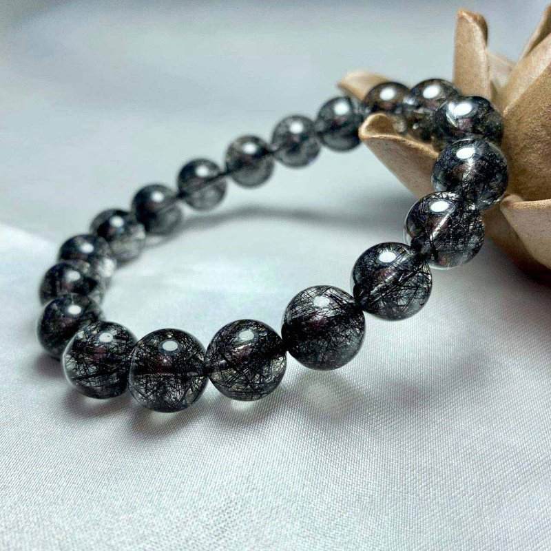 Thạch anh đen giúp bảo vệ Qúy Hợi khỏi tiêu cực