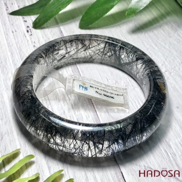 Vòng tay thạch anh tóc đen độc đáo