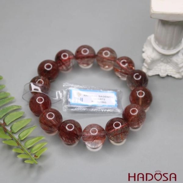 Đá thạch anh tóc đỏ với màu sắc độc lạ và đẹp mắt