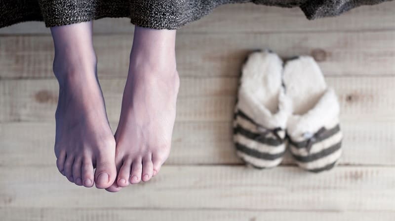 Cơ thể cảm thấy lạnh, tay chân lạnh, thích ăn uống ấm nóng