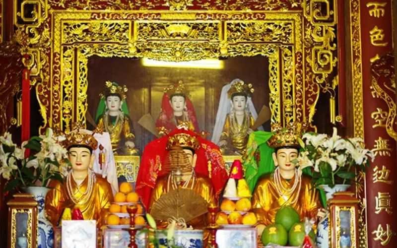 Các vị Tam Tòa Thánh Mẫu tại các đến, chùa, miếu