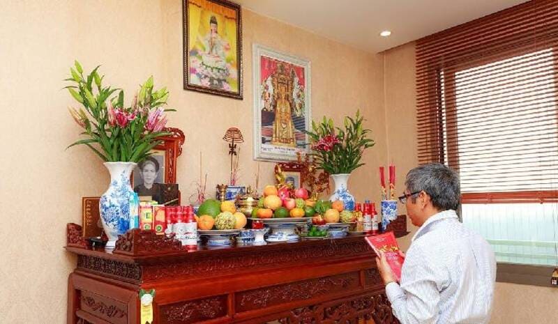 Một số văn khấn mùng 1 Tết có thể tham khảo