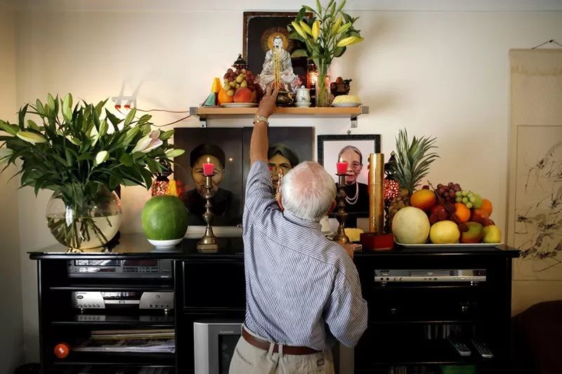 Đọc văn khấn cũng cần tuân thủ các phong tục của địa phương