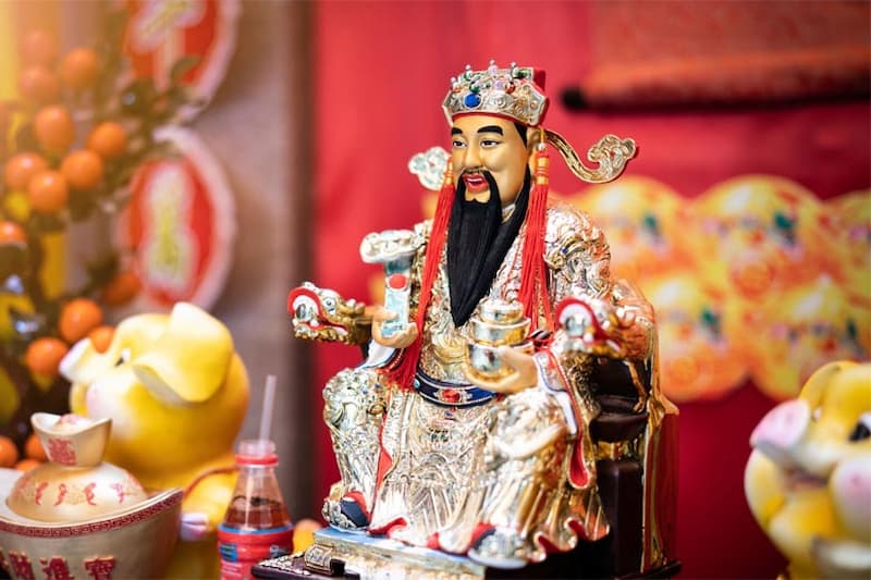 Thờ Thần Tài để xin lộc làm ăn kinh doanh thuận lợi