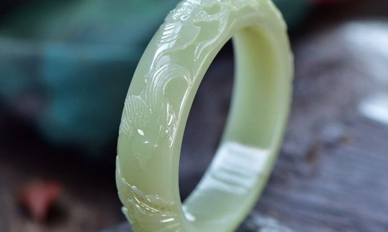 Vẻ tinh xảo của vòng tay Ngọc Lam Điền
