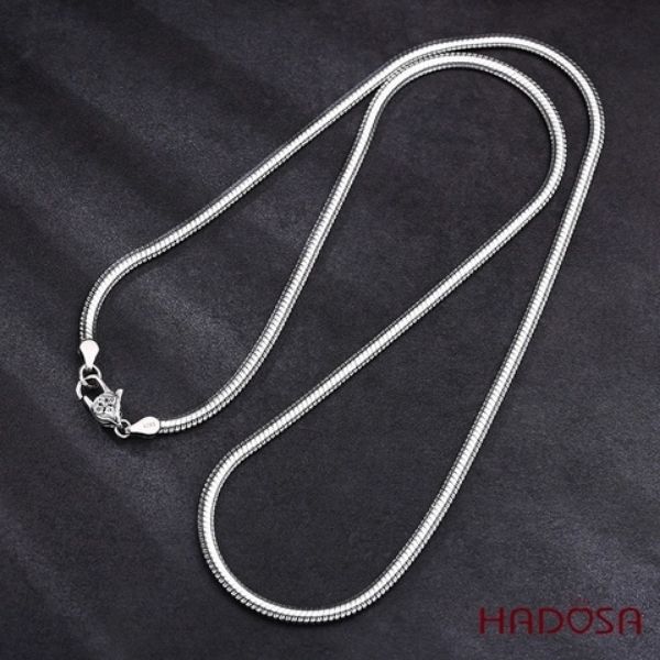 Thiết kế sợi mì độc đáo từ vòng cổ bạc nam