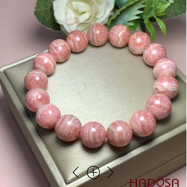 Người mệnh Thủy kị với vòng đá đào hoa