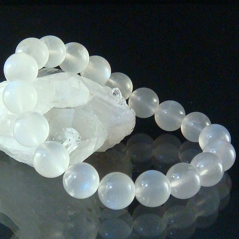 Đá mặt trăng được ví như viên ngọc của tự nhiên