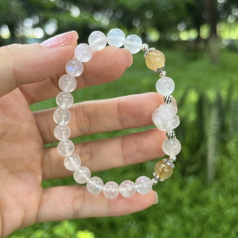 Vòng đá mặt trăng có tác dụng hỗ trợ tinh thần cho người sử dụng