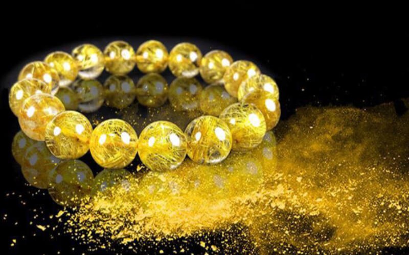 Vòng phong thủy nên đeo tay nào có tác dụng gì đối với chủ nhân?