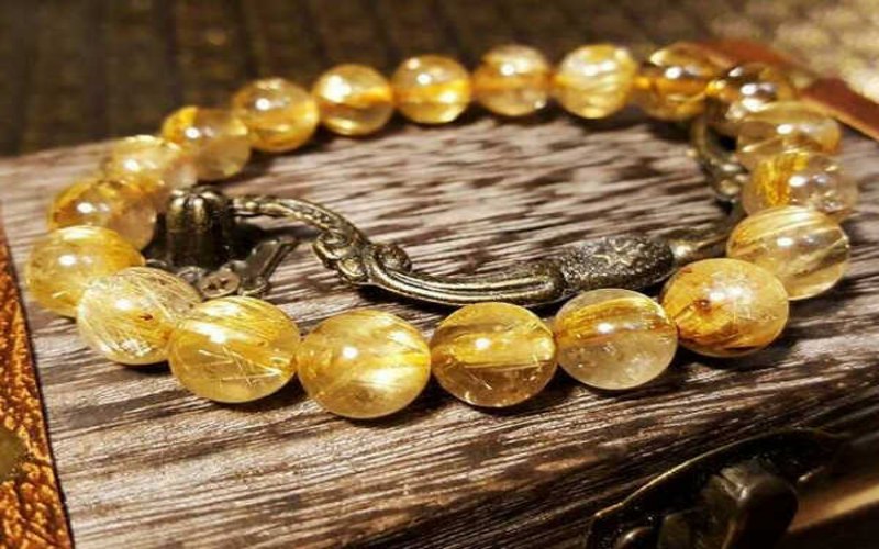 Những lưu ý đeo vòng tay phong thủy