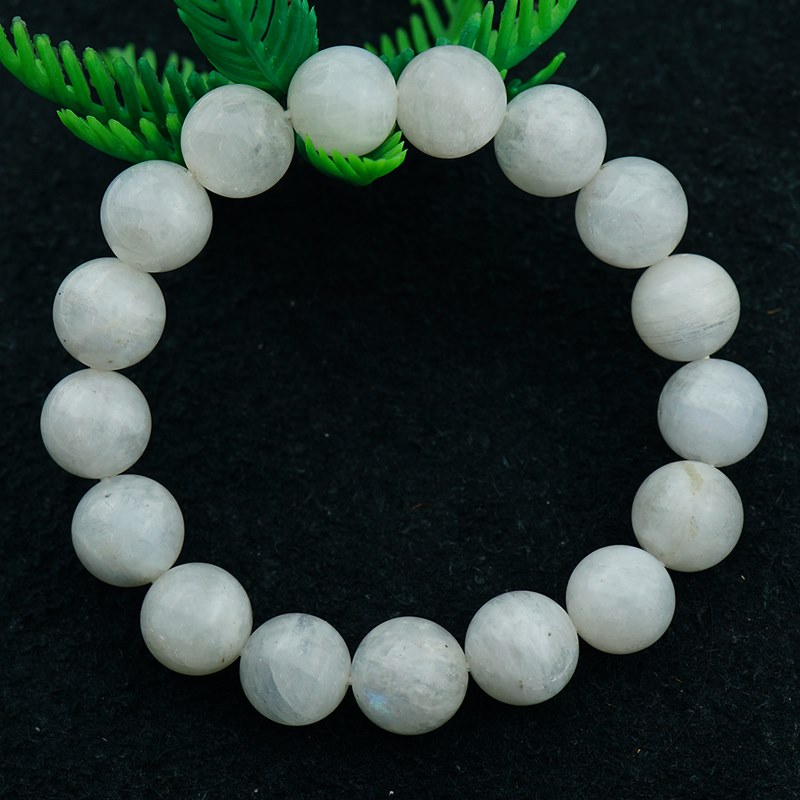 Đá mặt trăng là một trong những loại đá quý tự nhiên