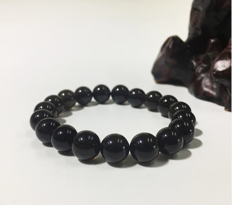 Vòng đá thạch anh đen có nhiều ý nghĩa về sức khỏe, phong thủy