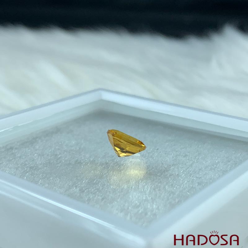Mặt đá thạch anh vàng Citrine vuông cus 8mm