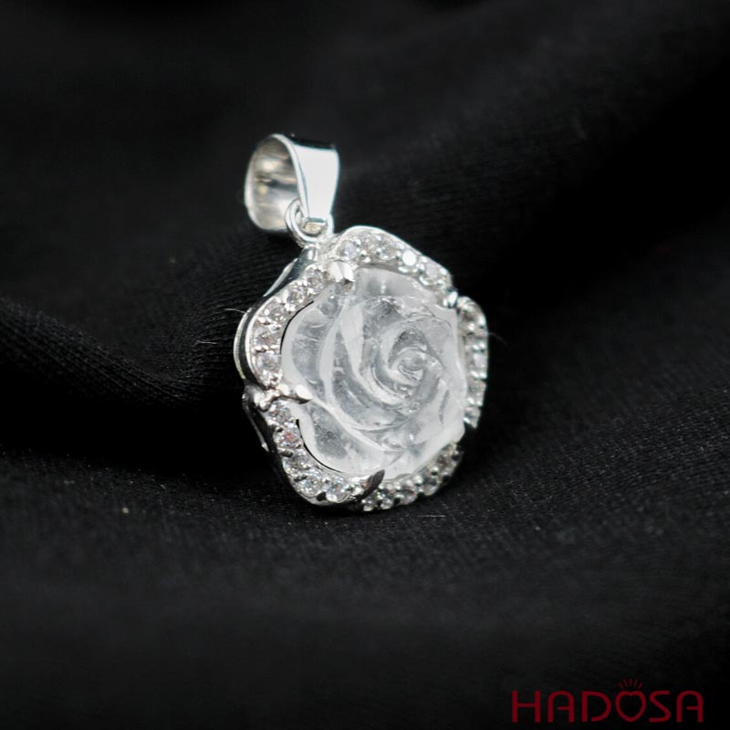 Mặt dây chuyền Hoa mẫu đơn thạch anh trắng