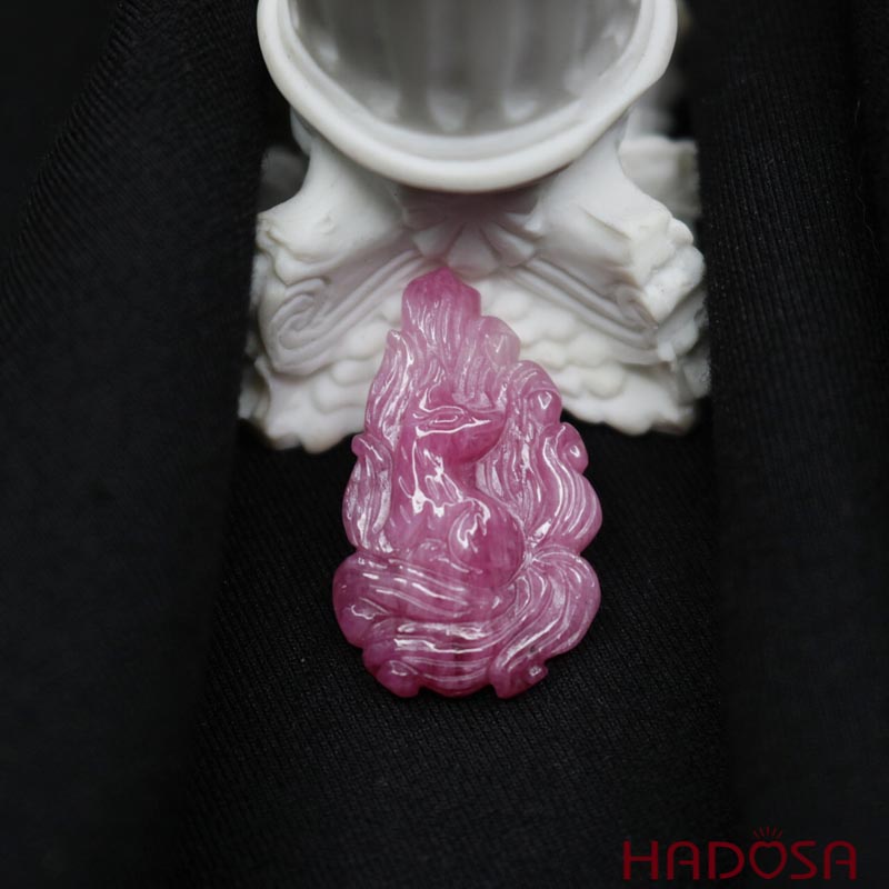 Mat-tuong-hinh-Ho-Ly-Chua-Ruby-hong-tu-nhien-dep-1