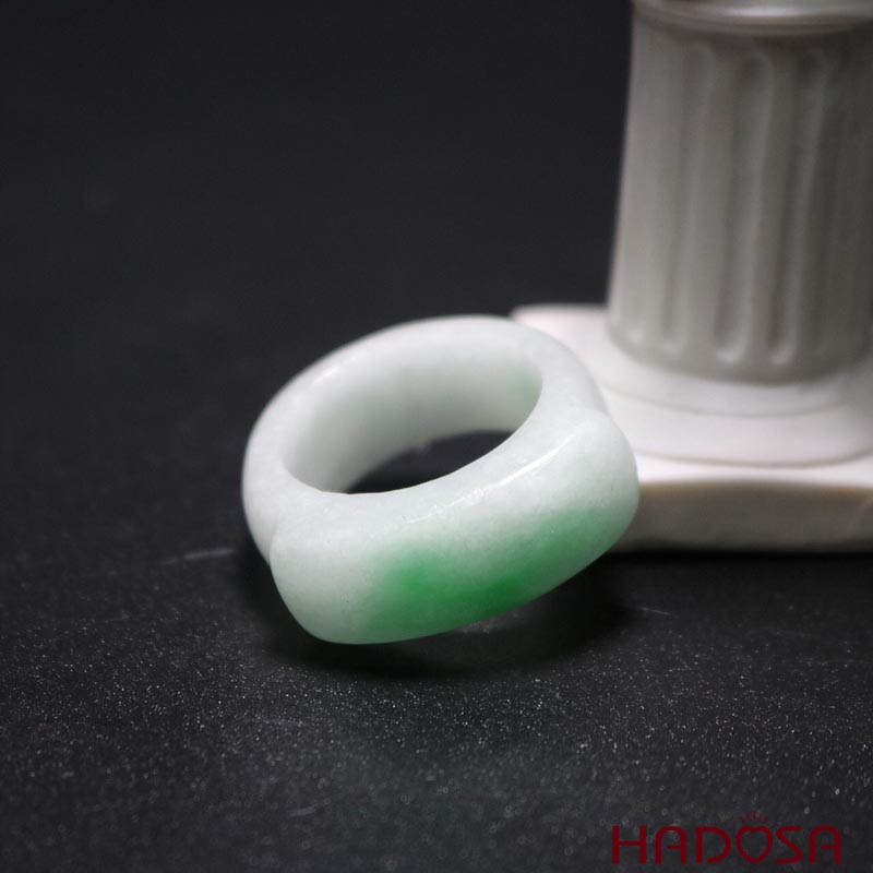 Nhẫn cẩm thạch mặt cong