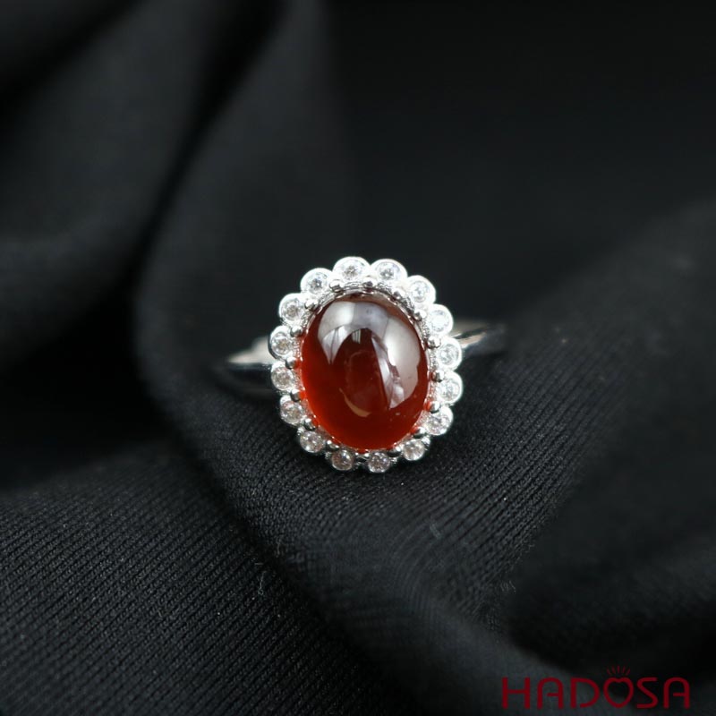 Nhẫn bạc đính đá Garnet 8*10