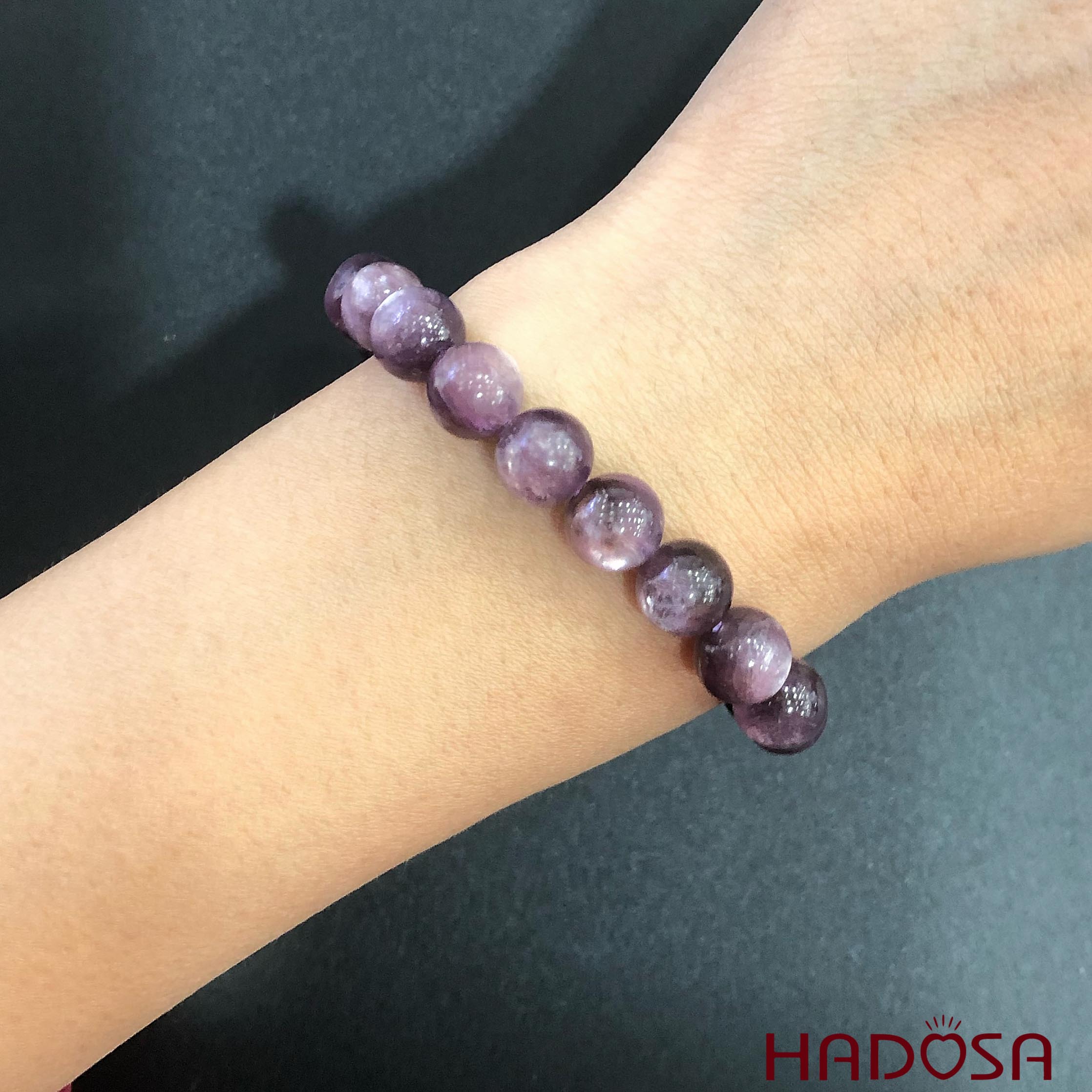 Vòng đá Lepidolite ánh titan