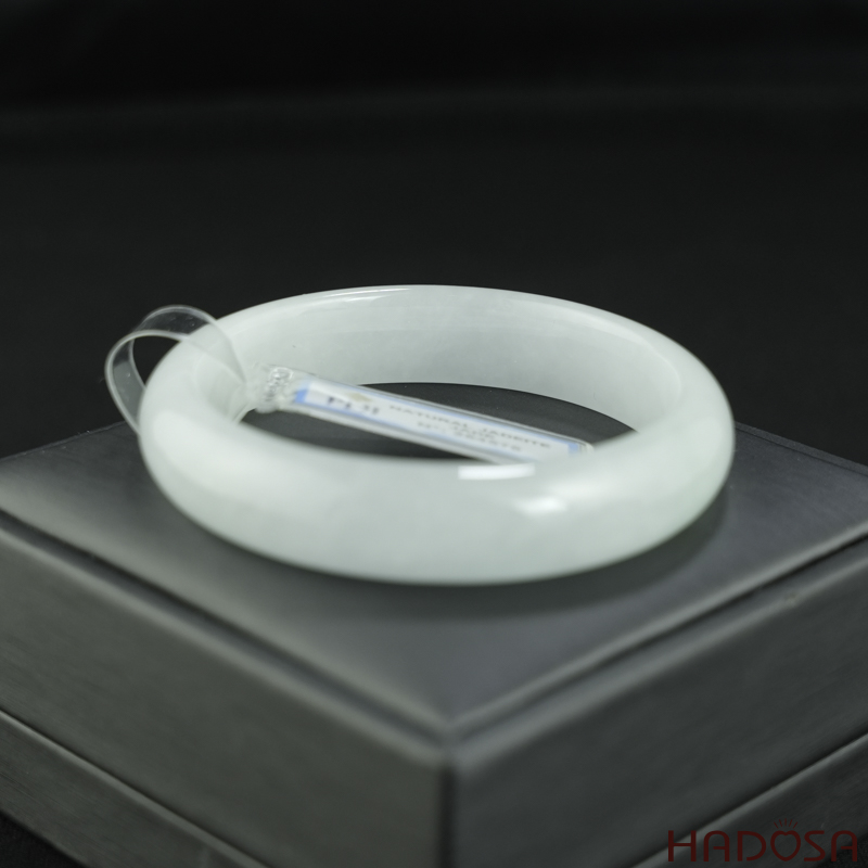 Vòng Ngọc Cẩm Thạch oval trắng trong vân xanh ni 54