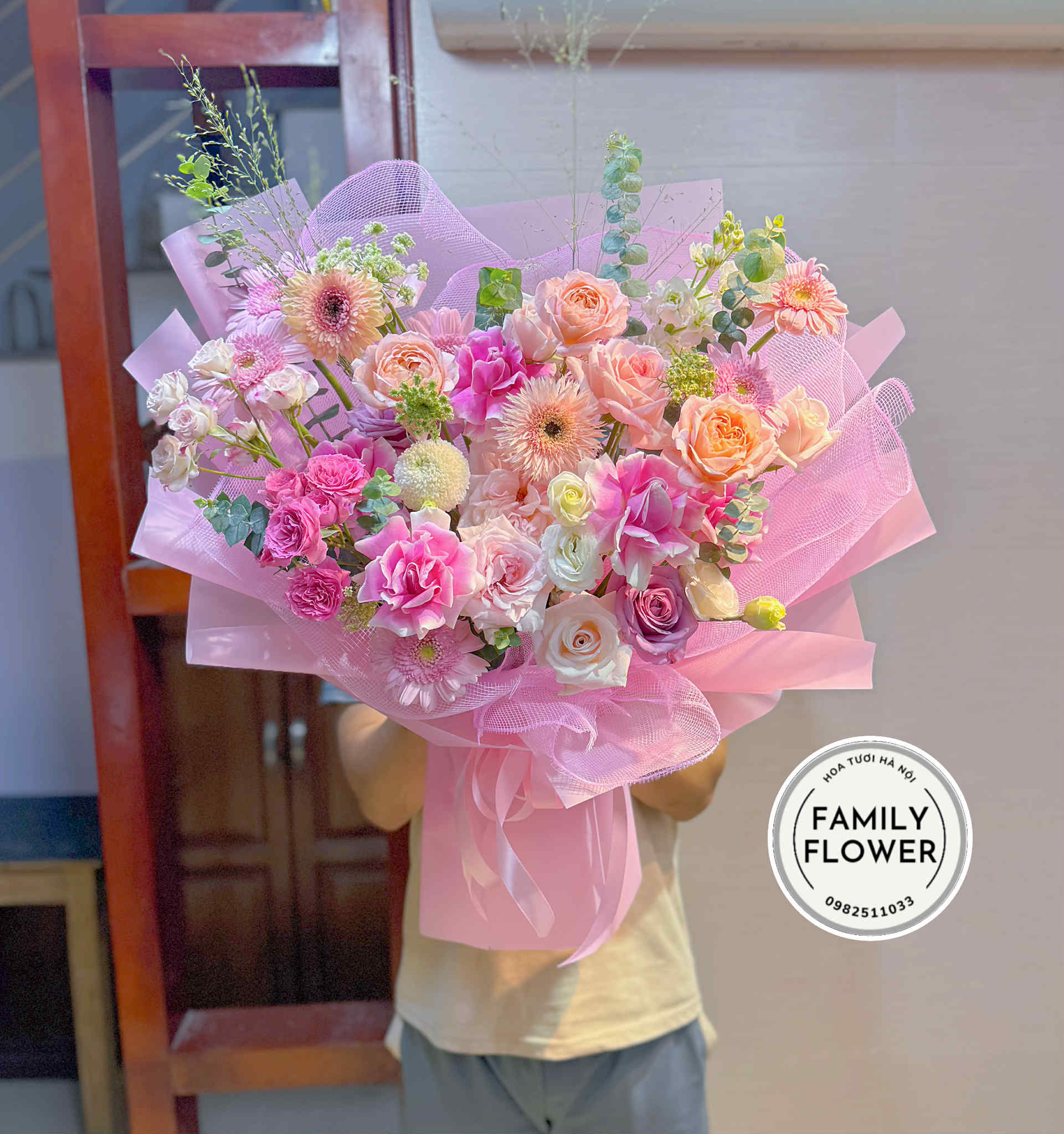 Bó hoa tone hồng chúc mừng tại Hà Nội