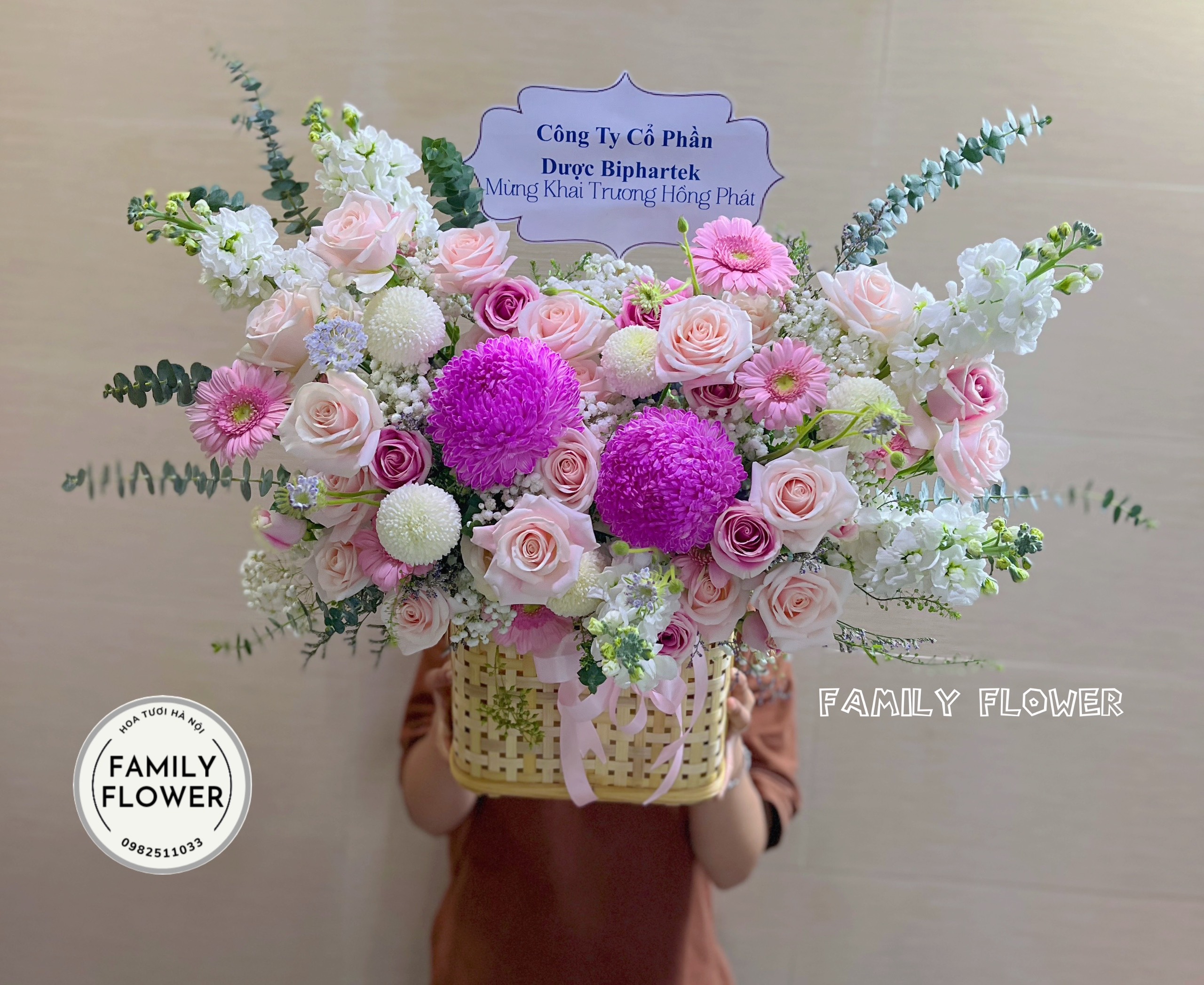 Lẵng hoa chúc ngày quốc tế phụ nữ 8 tháng 3 ở quận Ba Đình Hà Nội! mua Hoa tươi Hà Nội